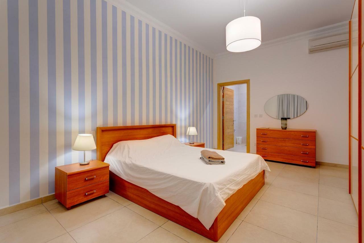 Apartment In Fort Cambridge With Pool Sliema Kültér fotó