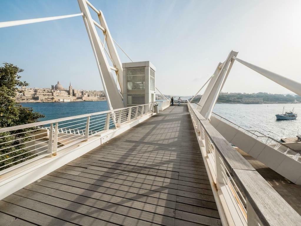 Apartment In Fort Cambridge With Pool Sliema Kültér fotó