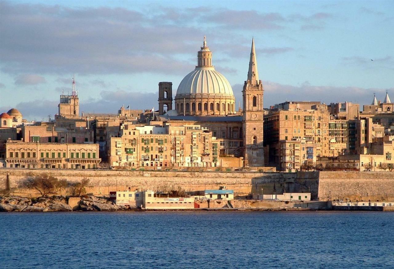 Apartment In Fort Cambridge With Pool Sliema Kültér fotó